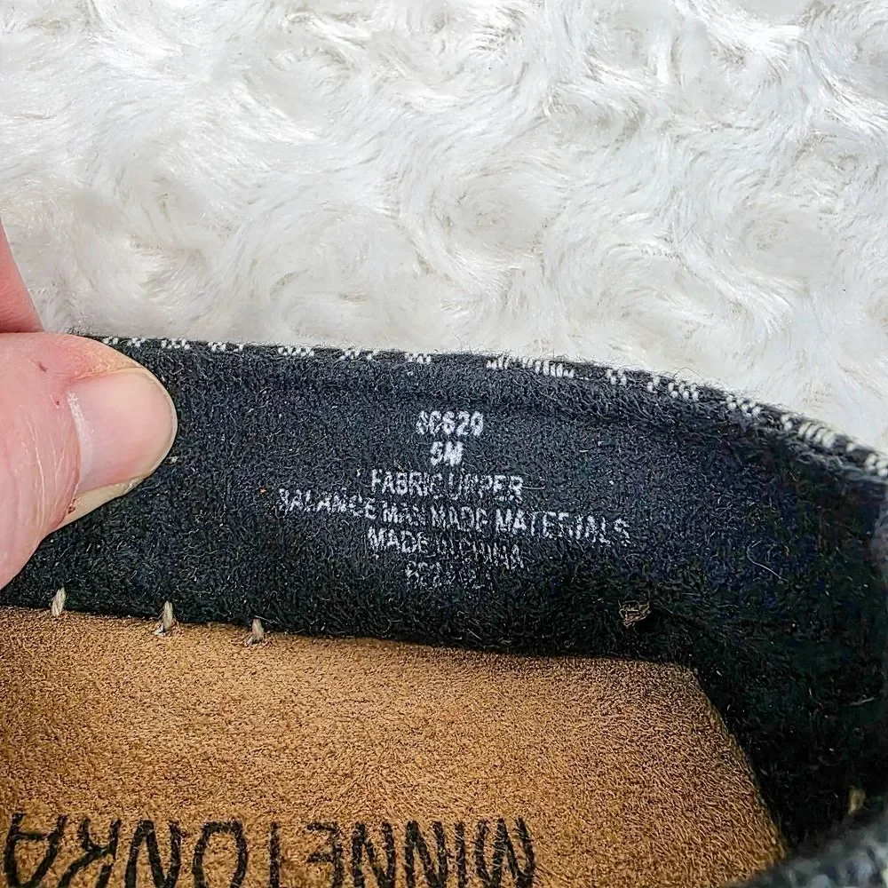 Minnetonka Black and Cream Espadrilles Size 5